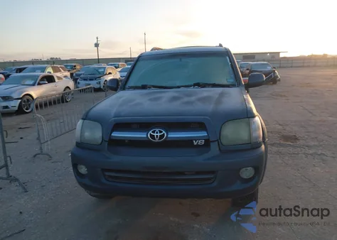 2005 Toyota Sequoia Limited V8 z USA, uszkodzony, nr VIN 5TDBT48A25S248968